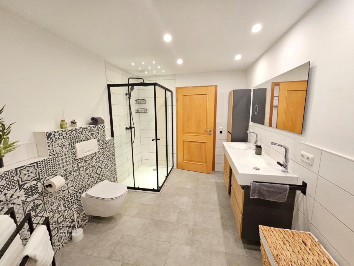 Fewo Am See, Ferienhaus, 7 Schlafzimmer, Waschmaschine, Businesswohnung Salzgitter Exterior foto
